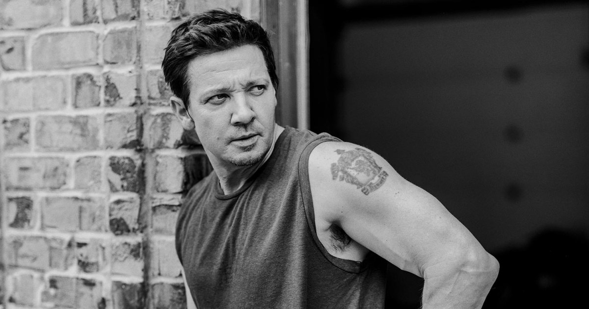 Jeremy Renner Reveals Scars in Shirtless Shots for 1st Time Following Incident