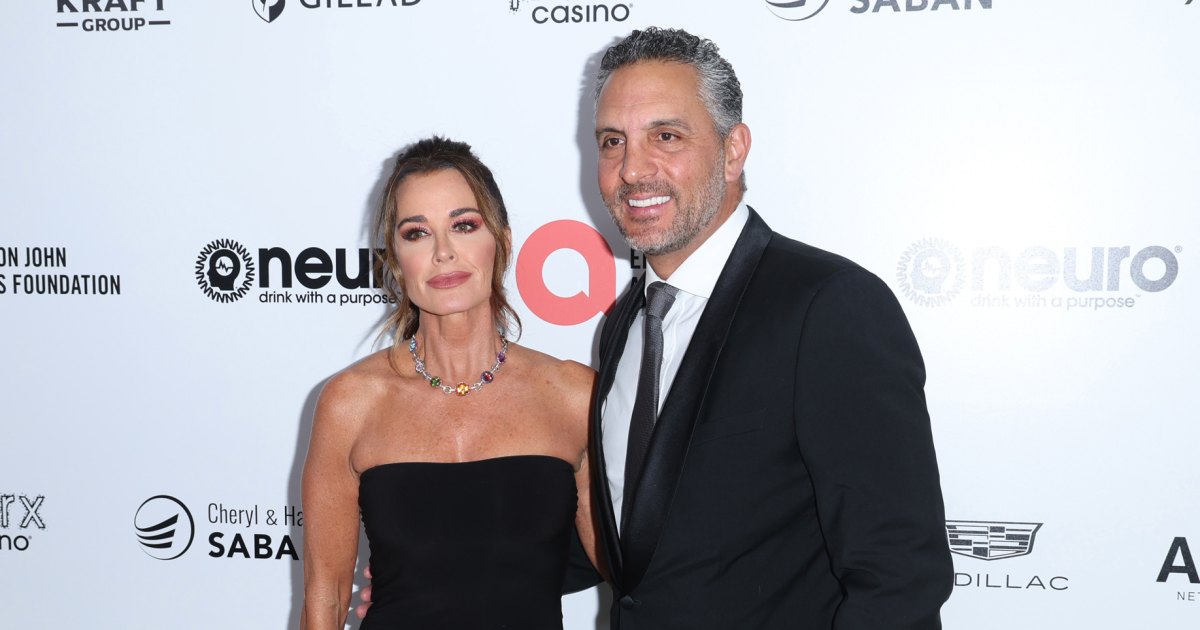 Mauricio Umansky Celebrates 54th Birthday With Ex Kyle Richards