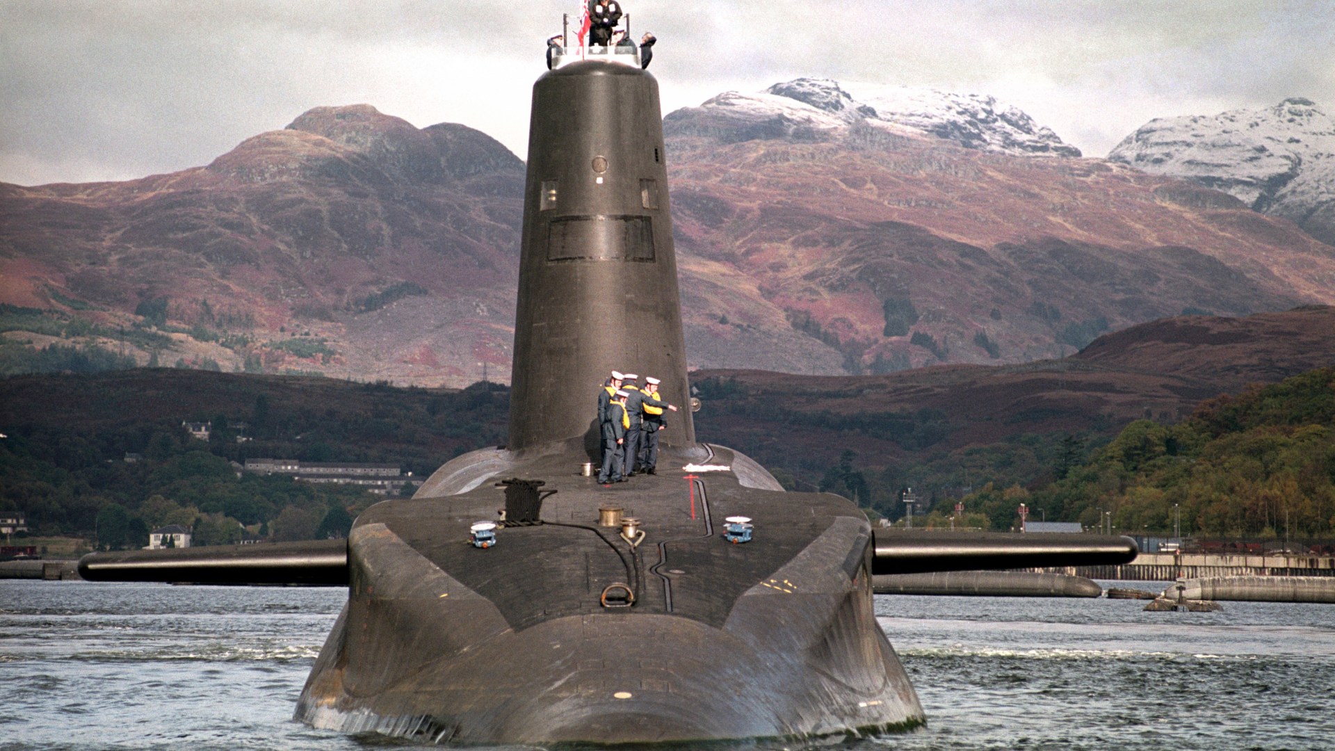 Navy nevertheless to find lady to sign up for gruelling nuclear submarine commander instruction program