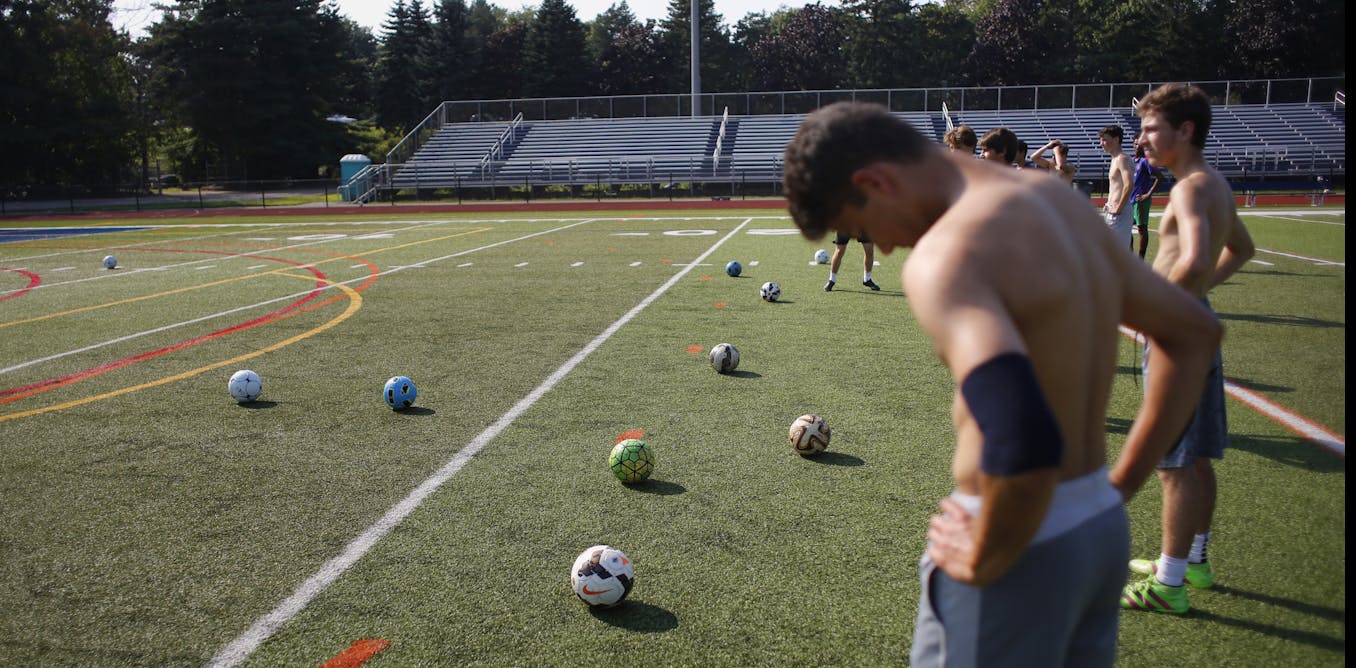 How high school athletes can safely prepare for the start of practice, and the warning signs of heat illness