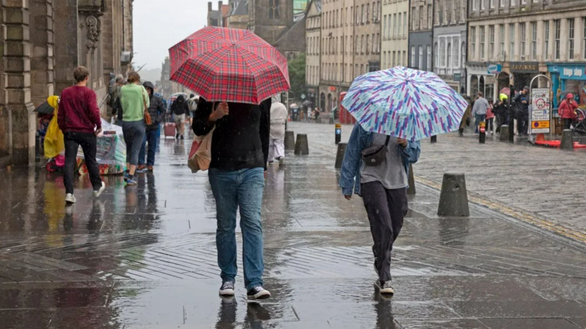 UK weather: Urgent Met Office warning as thunderstorms, flooding & 30C heat to sweep nation sparking travel chaos