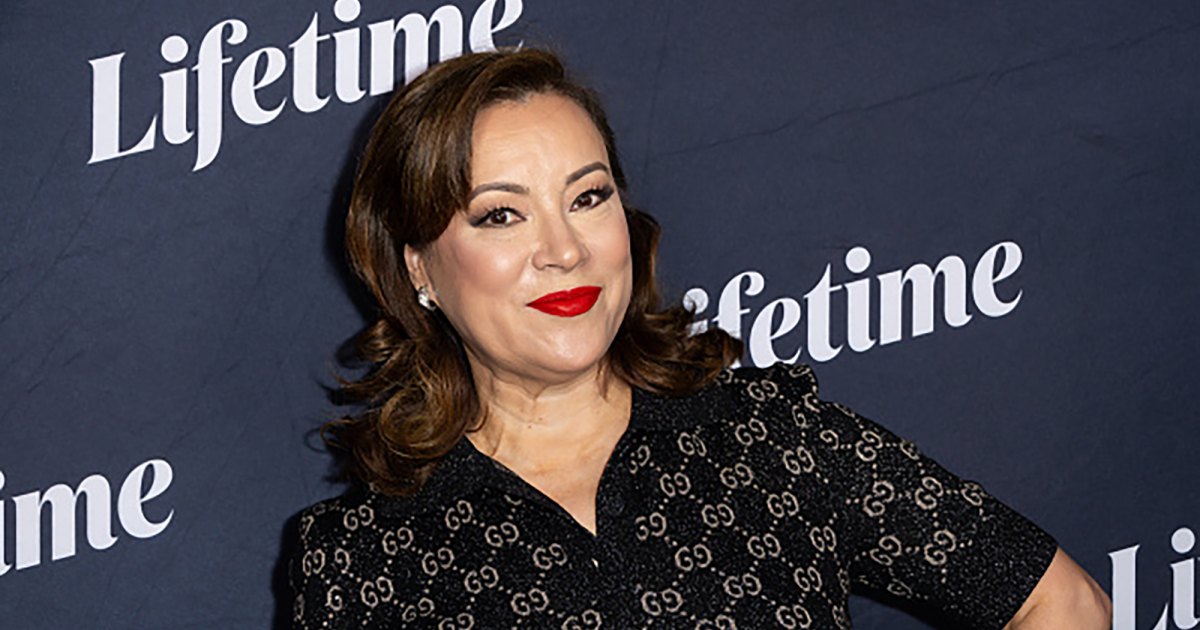 Jennifer Tilly’s Favorite Makeup Remover Wipes Are Just $10 Today