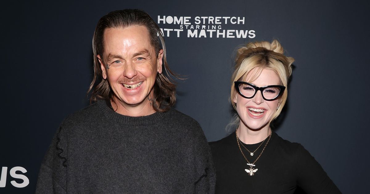 Slipknot’s Sid Wilson Ditches Mask on Red Carpet With Kelly Osbourne