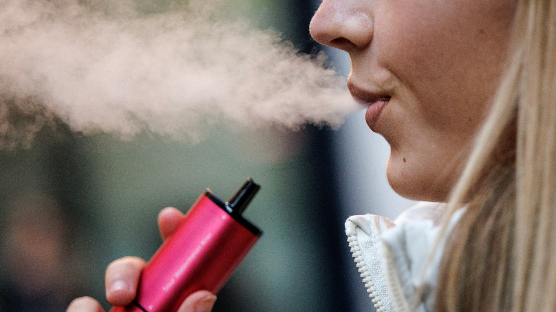 Festive vape flavours ‘pumped out’ to children as number hospitalised on track for record high & parents issued warning